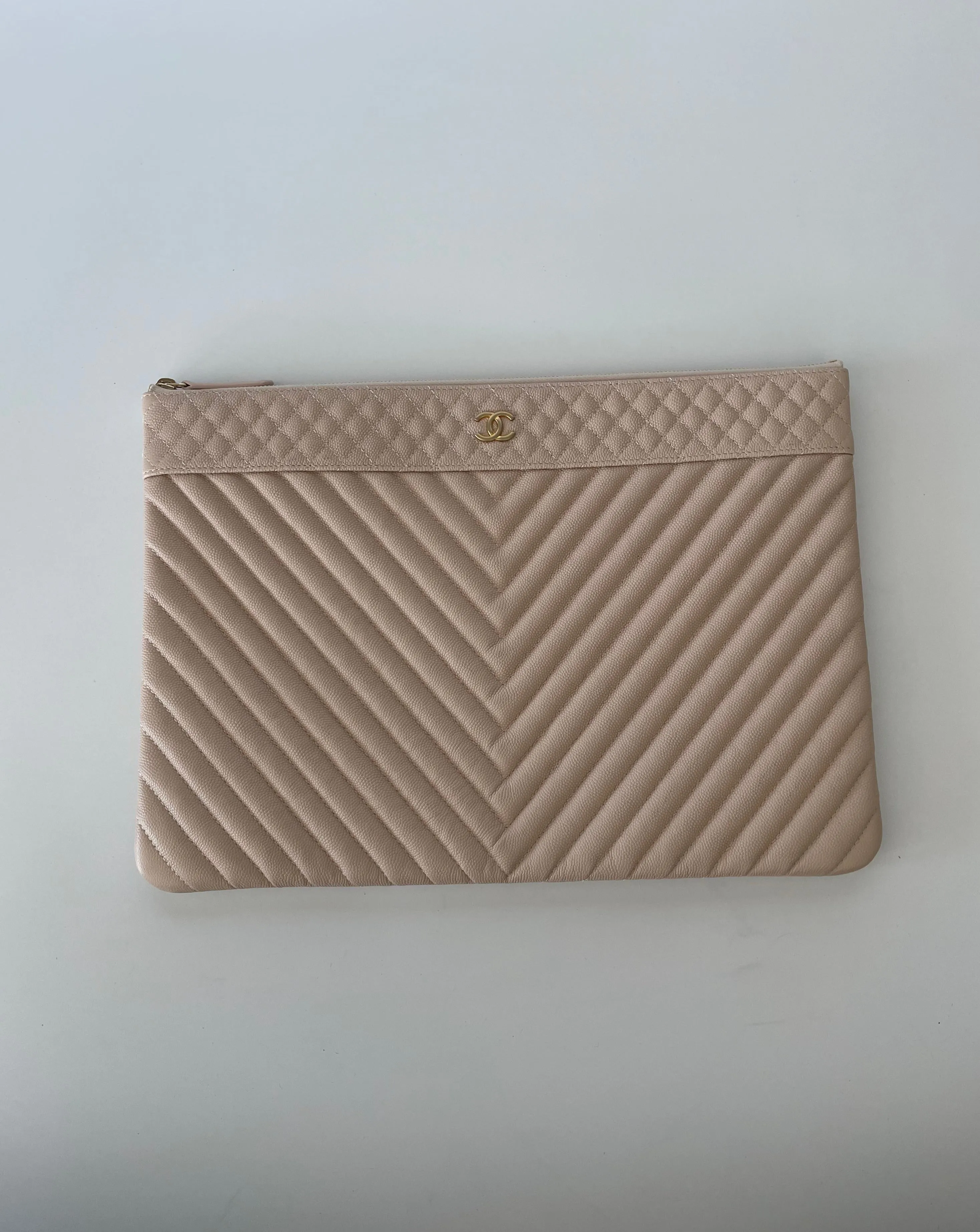 CHANEL | CLASSIC POUCH CAVIAR V STITCH | BEIGE