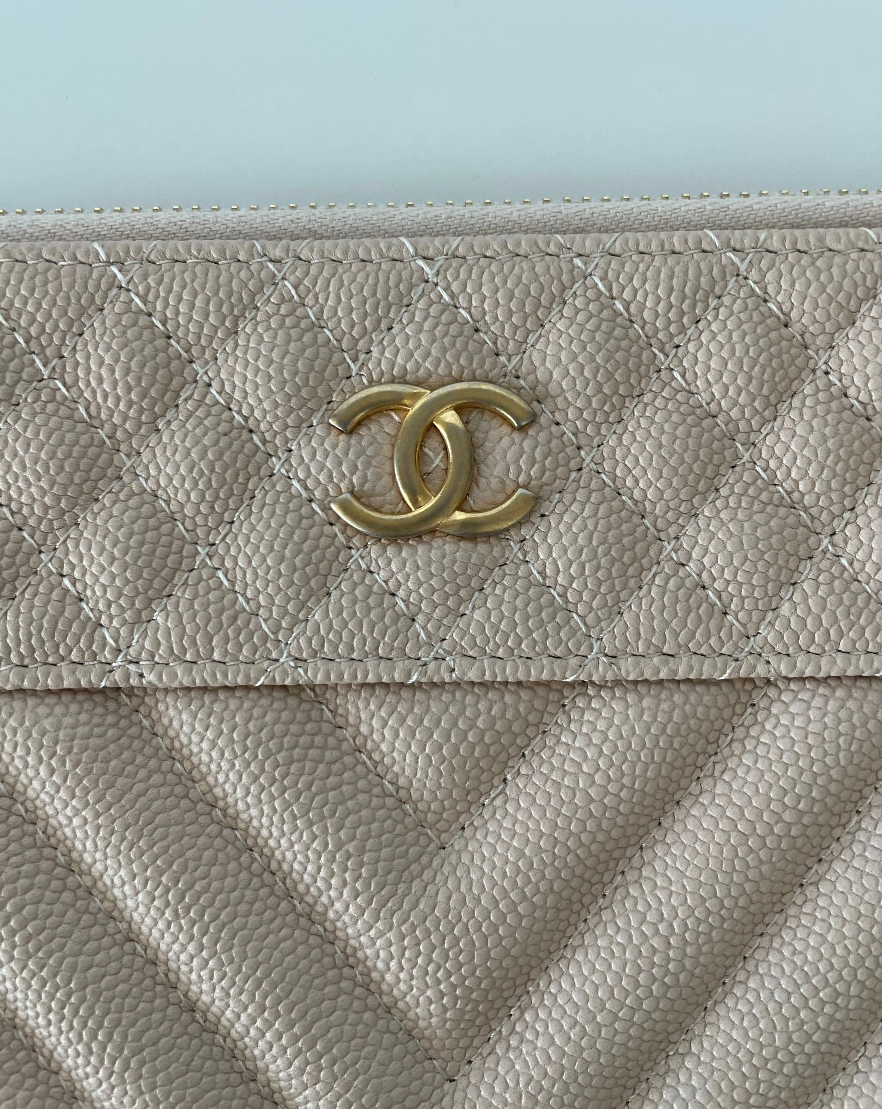 CHANEL | CLASSIC POUCH CAVIAR V STITCH | BEIGE