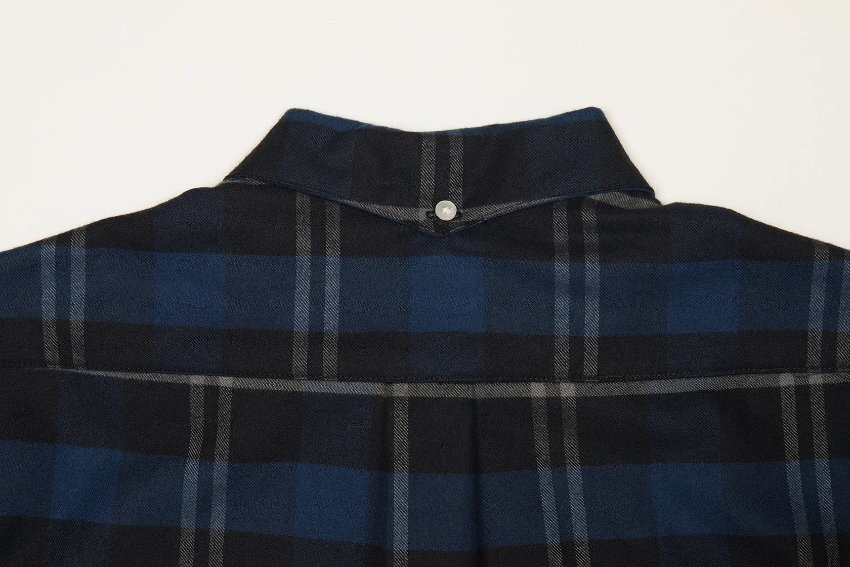 Convertible Collar Button-down Shirt (Navy x Black)