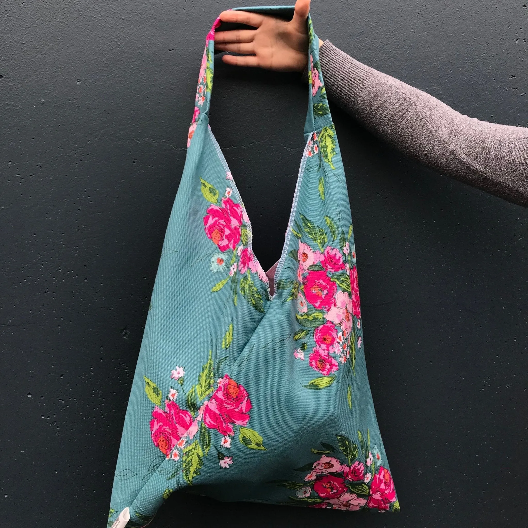 Market Triangle Tote