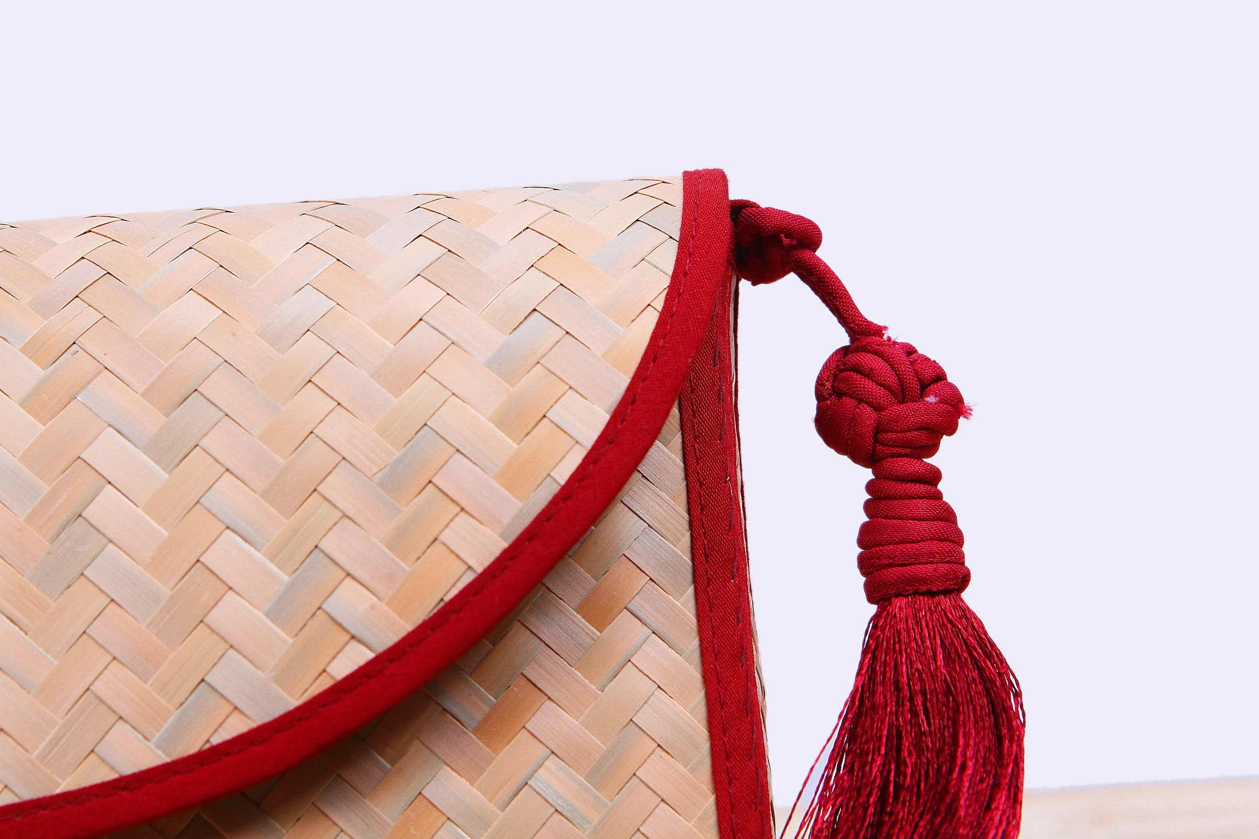 Nattira - Clutch Bag With Tassel (Red)