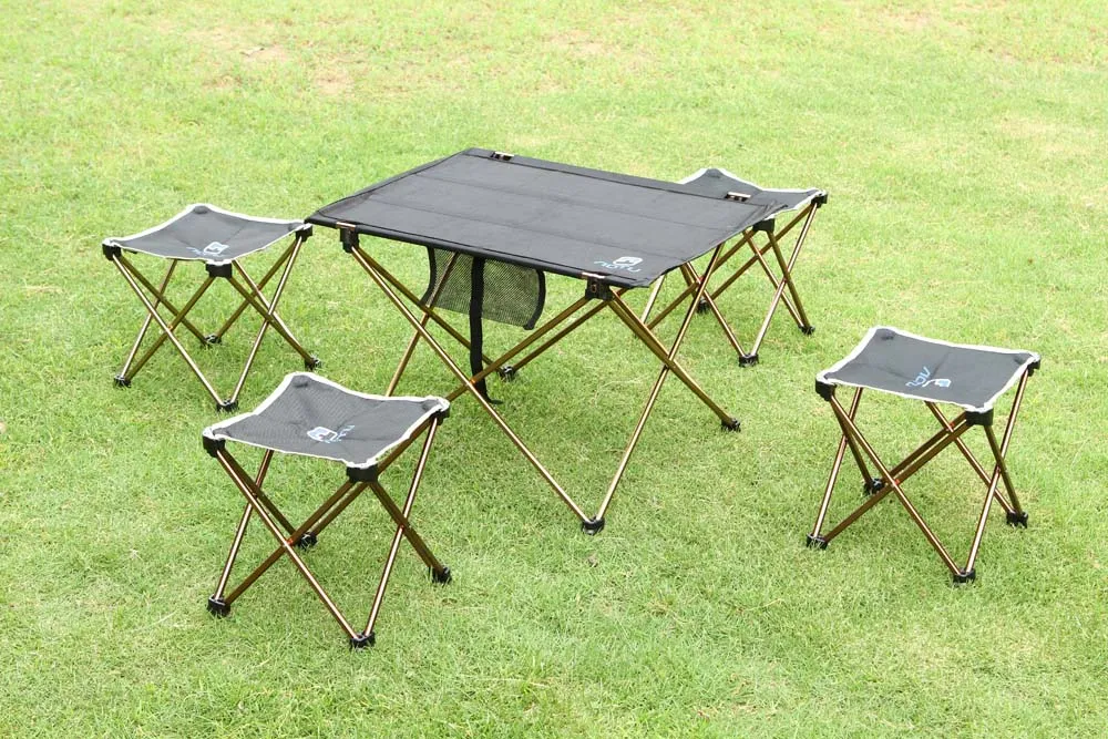 Outdoor Foldable Table