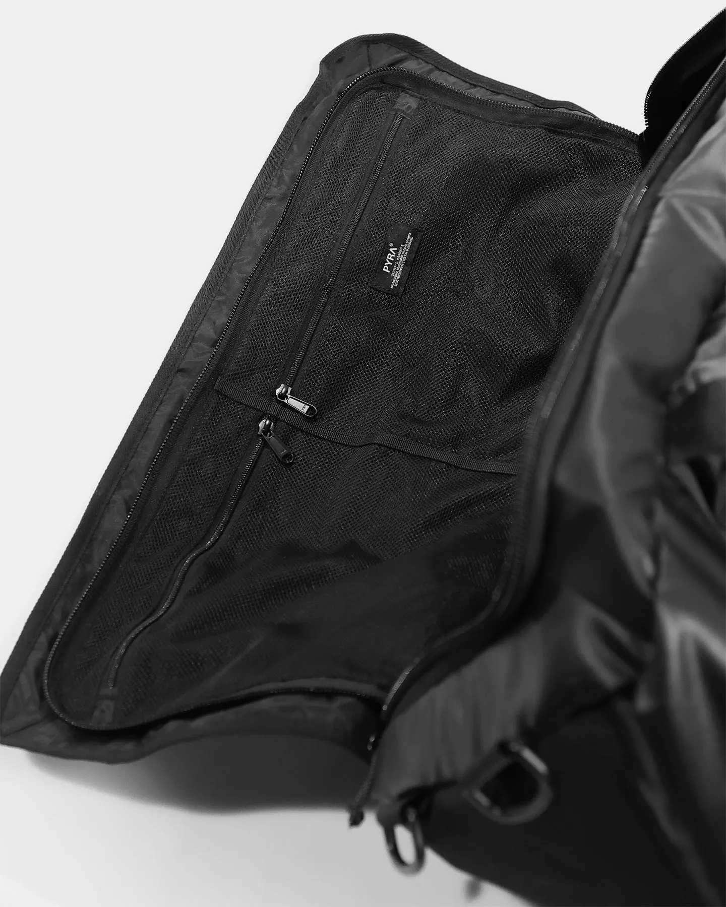 PYRA Duffle Bag Black