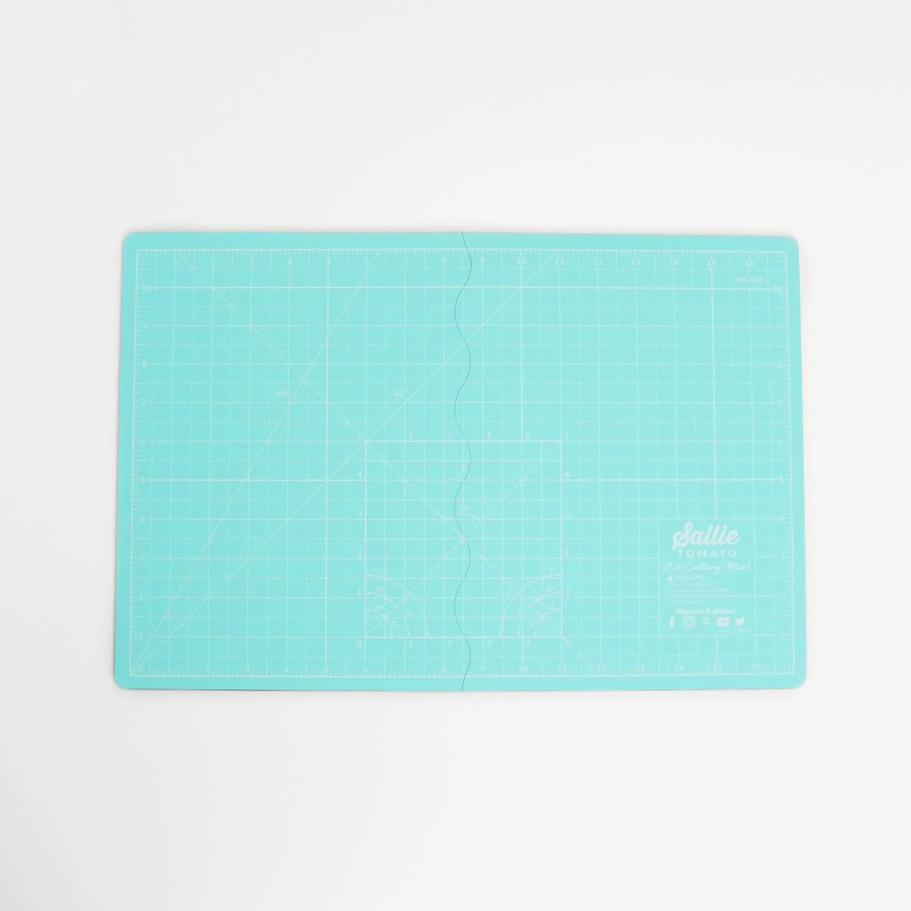 Sallie Tomato A3 Foldable Cutting Mat