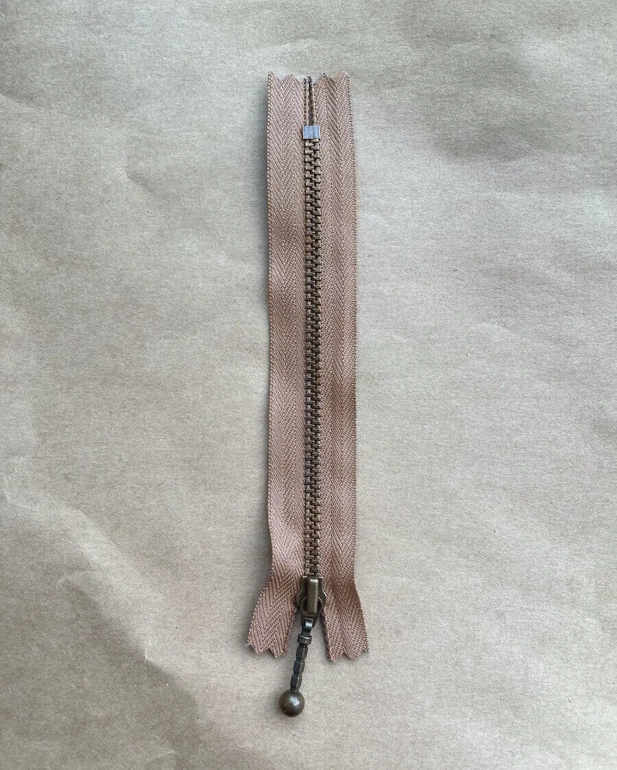 UDENLANDSKE FORHANDLERE Zipper 14 cm - Hazelnut - Wholesale