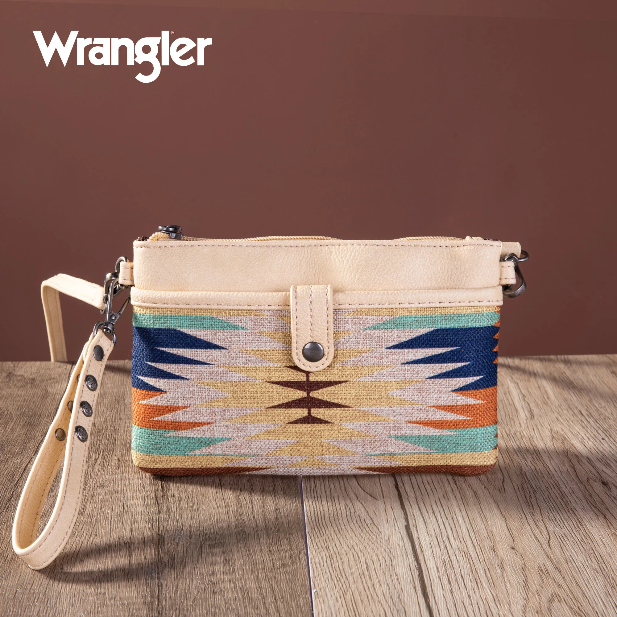 WG52-C181 Wrangler Southwestern Art Print Clutch/Crossbody