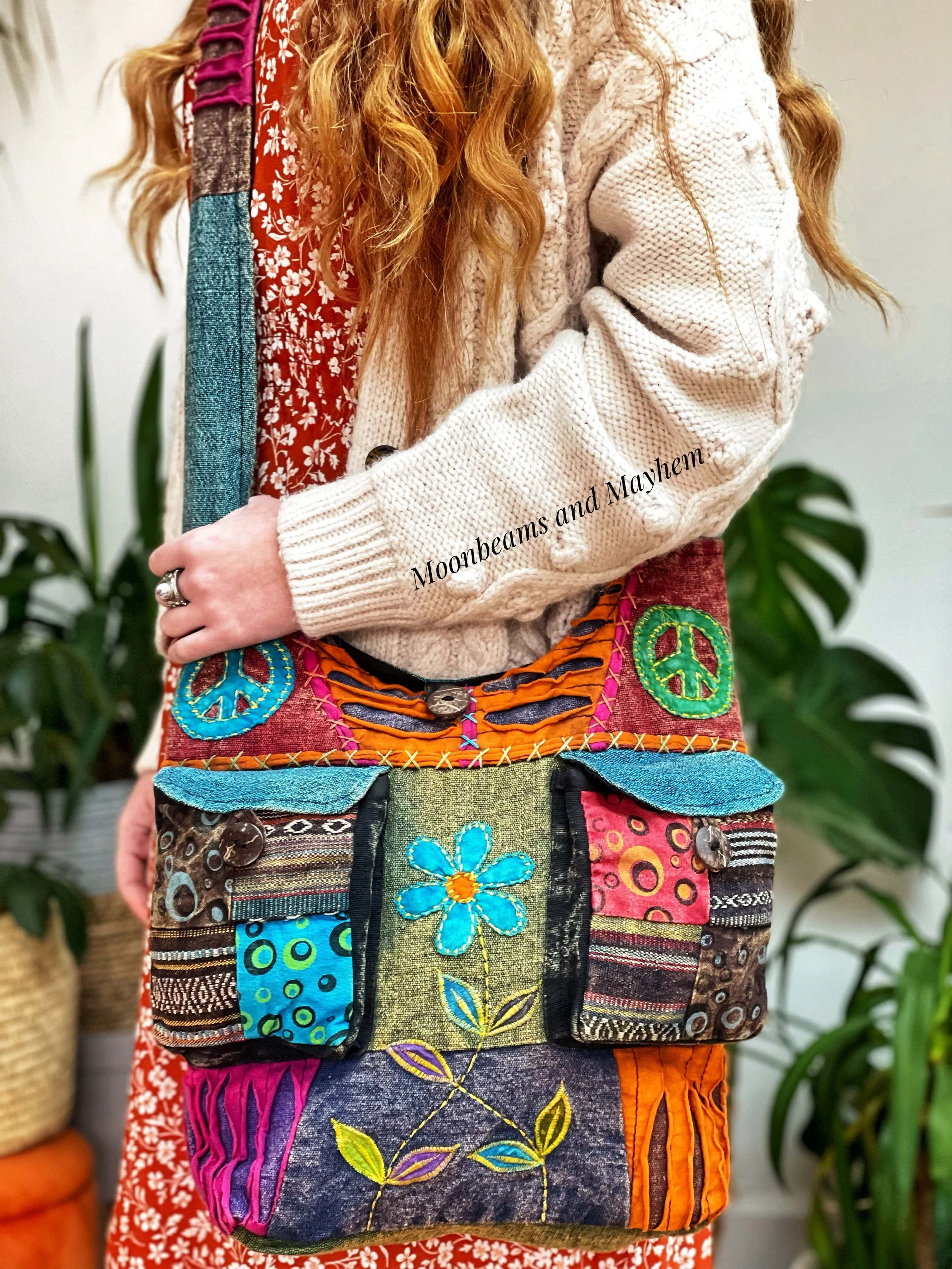 WONDERFUL WILD FLOWER SHOULDER BAG