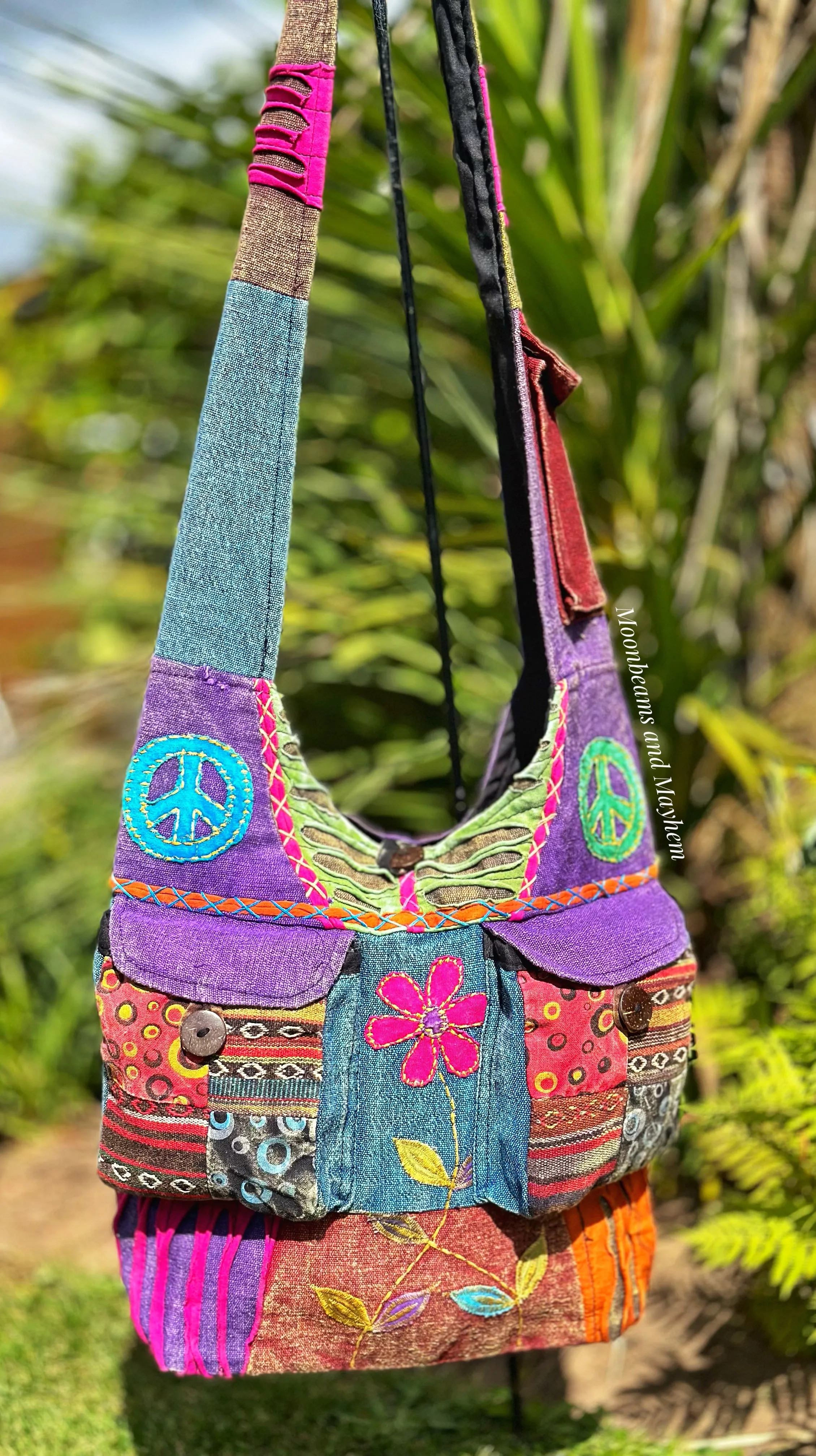 WONDERFUL WILD FLOWER SHOULDER BAG